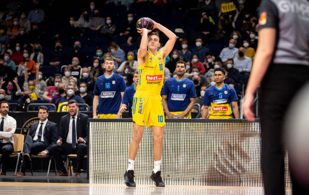 限制了对手 限制了对手